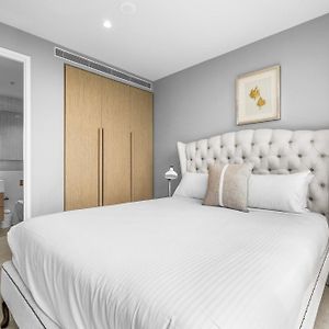 Collins House Apartments By Cllix